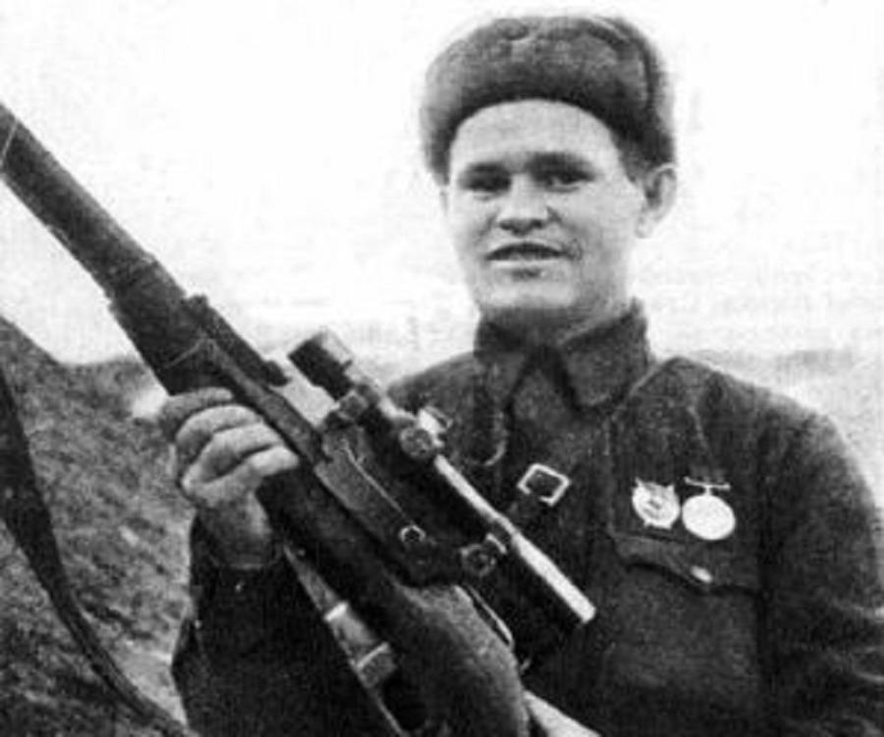 Illustration for article titled Este hombre mató a 242 nazis en cuatro meses con un solo dedo: si te movías o respirabas, estabas muerto